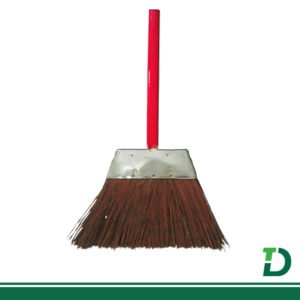 Vassoura Piaçava Lata c/ Cabo de Madeira